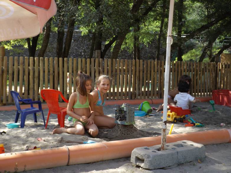  Image name: Image53.jpg 
 width: 783 pixel 
 height: 587 pixel 
 Size: 107220 bytes 
 Click to enlarge 